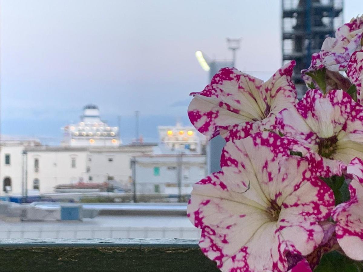 La Terrazza Sul Porto Lejlighed Napoli Eksteriør billede
